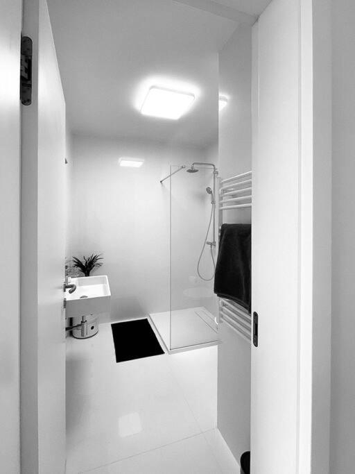 New Studio In Quiet Part Of The City Center Bratislava Esterno foto