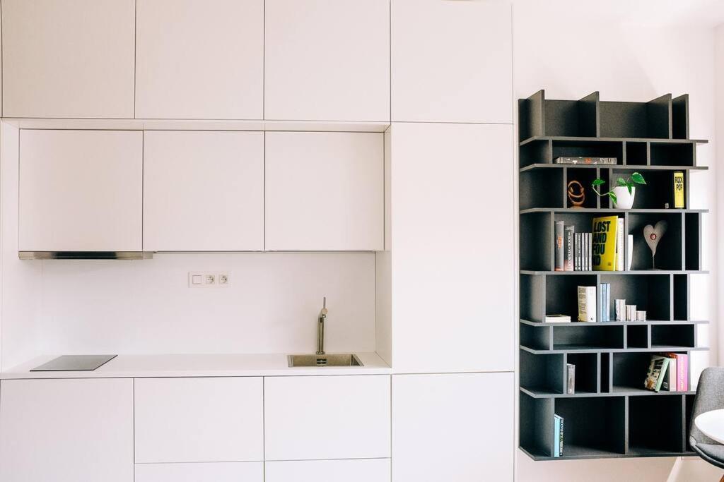New Studio In Quiet Part Of The City Center Bratislava Esterno foto