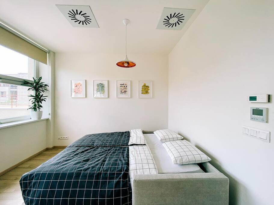 New Studio In Quiet Part Of The City Center Bratislava Esterno foto
