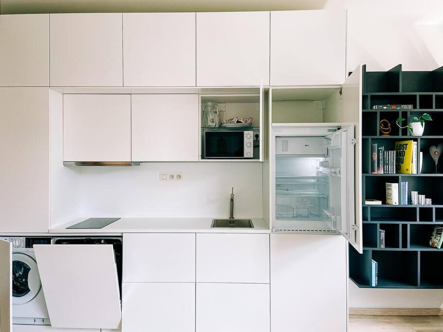 New Studio In Quiet Part Of The City Center Bratislava Esterno foto
