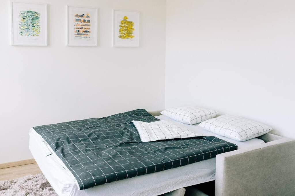 New Studio In Quiet Part Of The City Center Bratislava Esterno foto