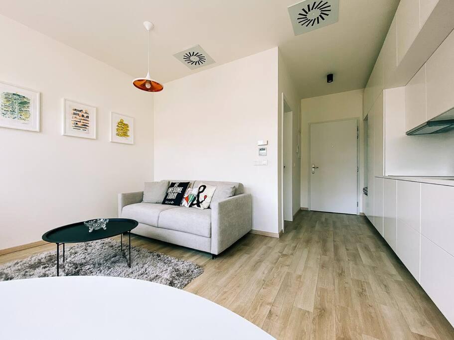 New Studio In Quiet Part Of The City Center Bratislava Esterno foto
